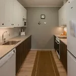 Firsthome 招待所 4*