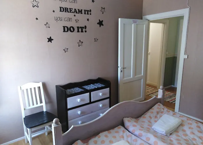 بيت ضيافة Firsthome 4*