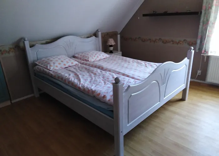 Firsthome بيت ضيافة